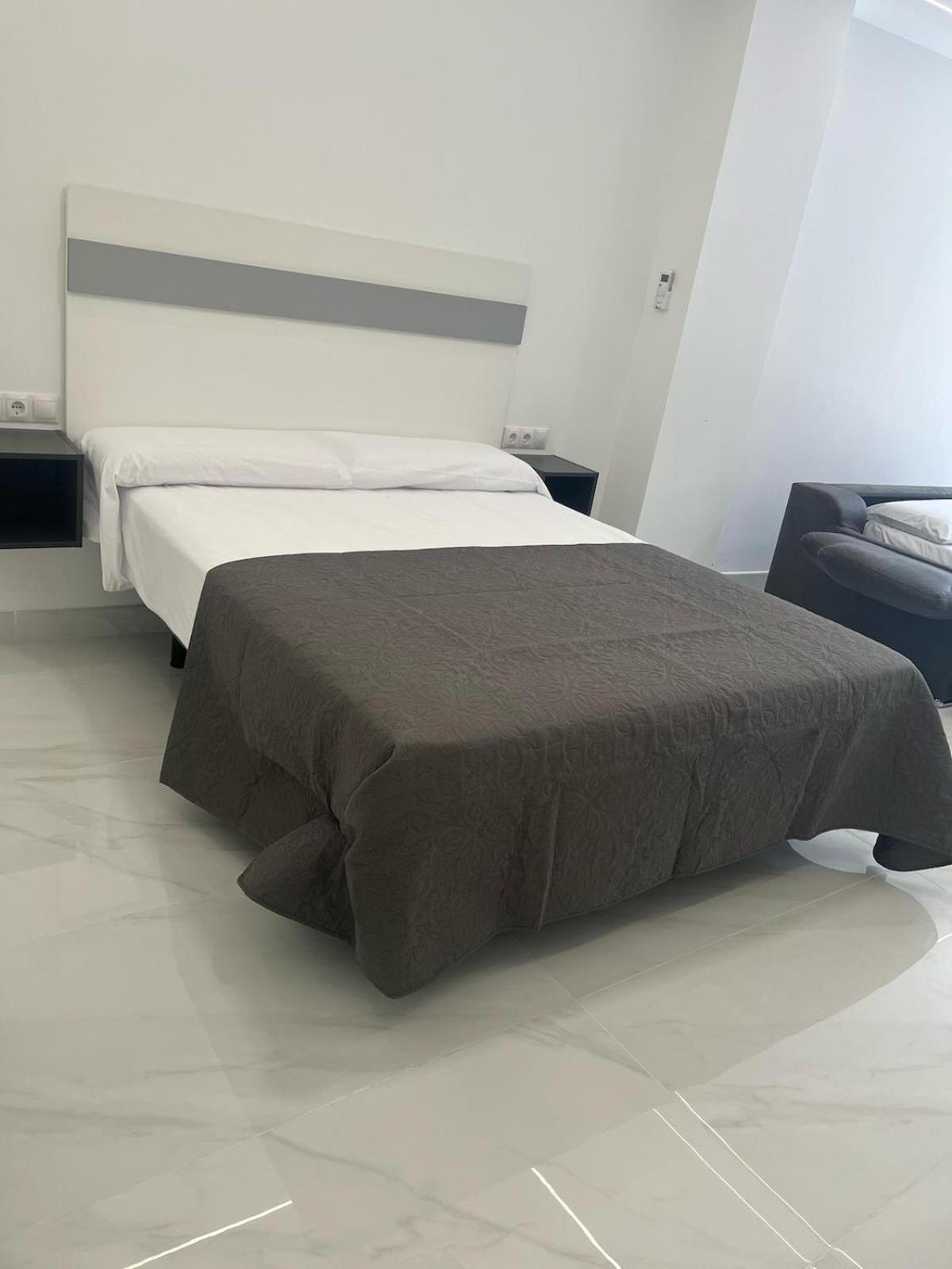Villa Amir Фуeнхирола Екстериор снимка