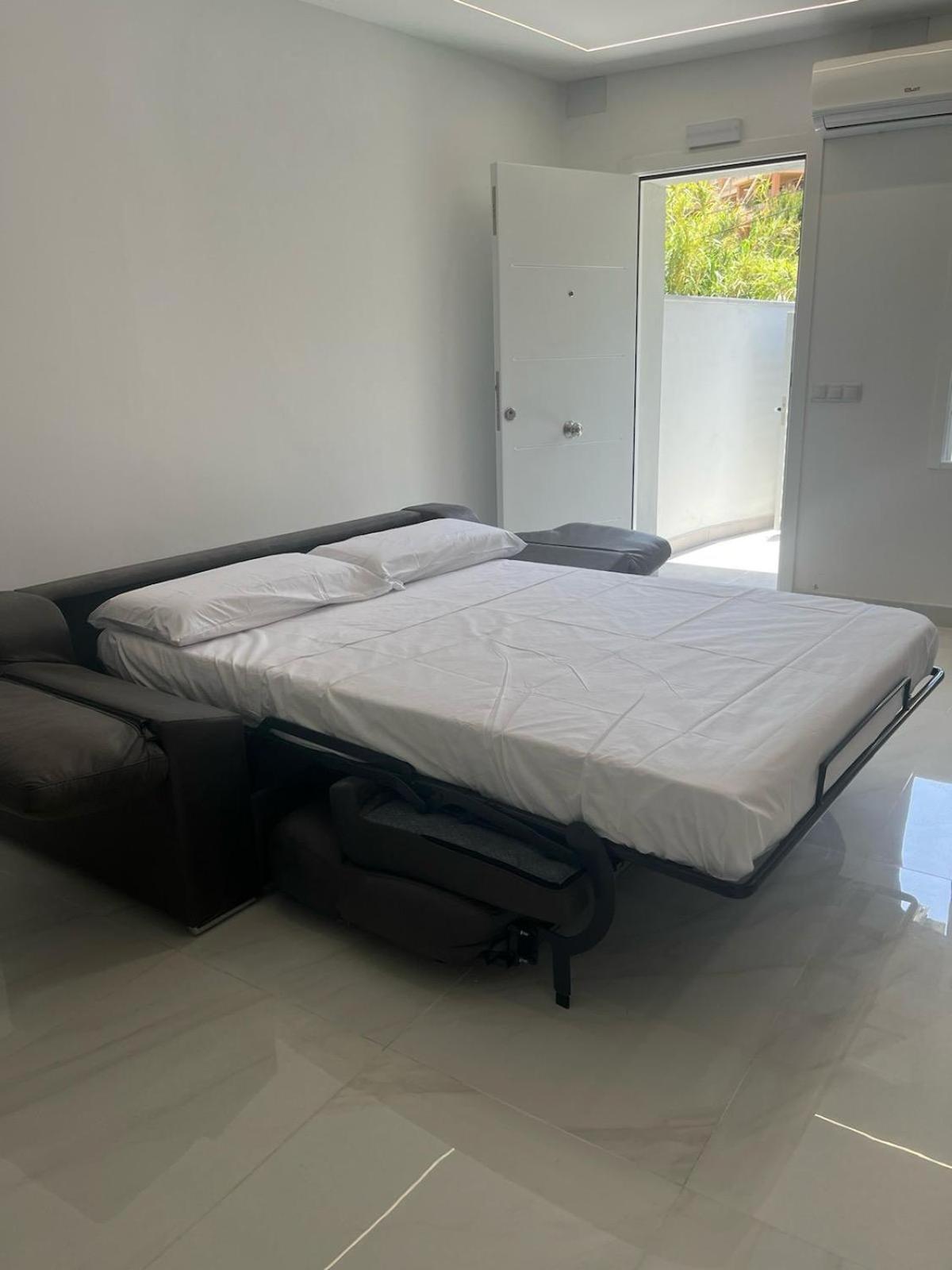 Villa Amir Фуeнхирола Екстериор снимка